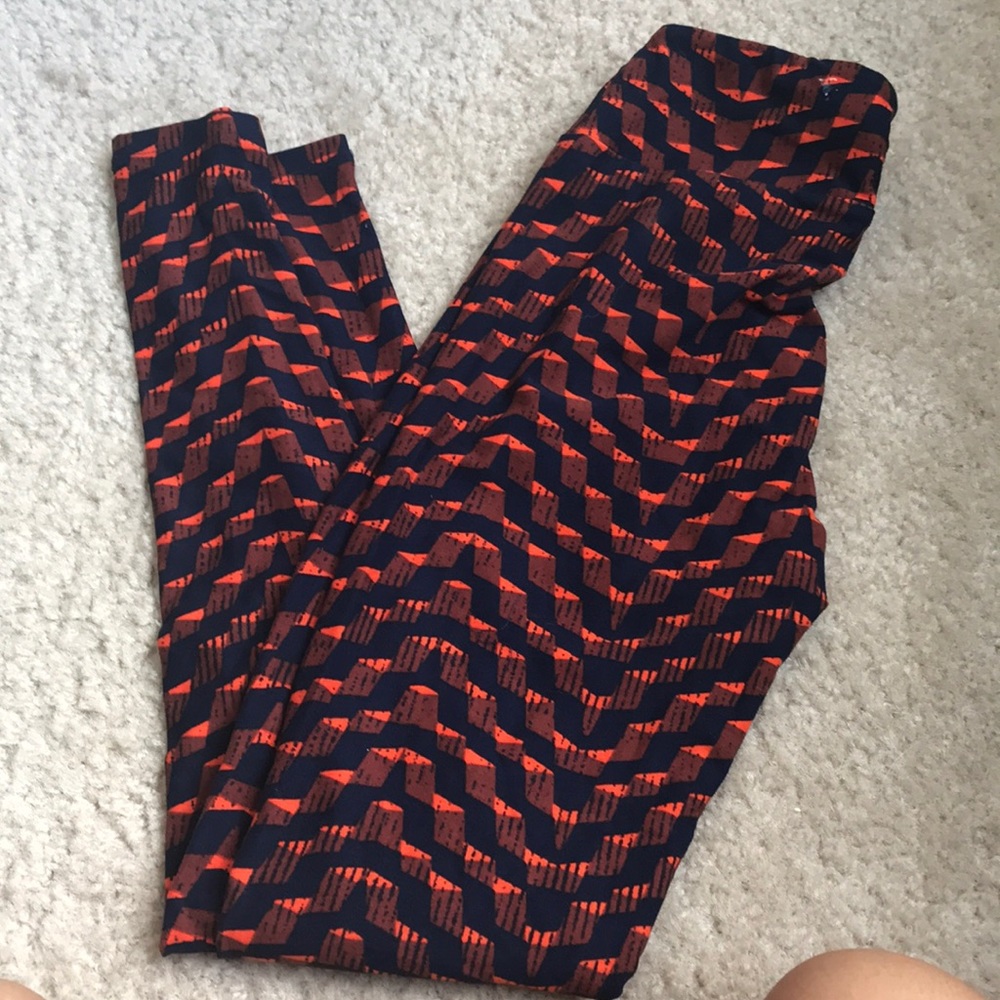 Lula Roe one size patterned leggings